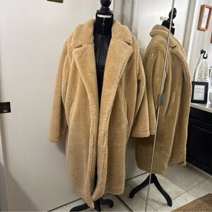 NWT  Alo Yoga Oversized Sherpa trench coat  size M in Camel